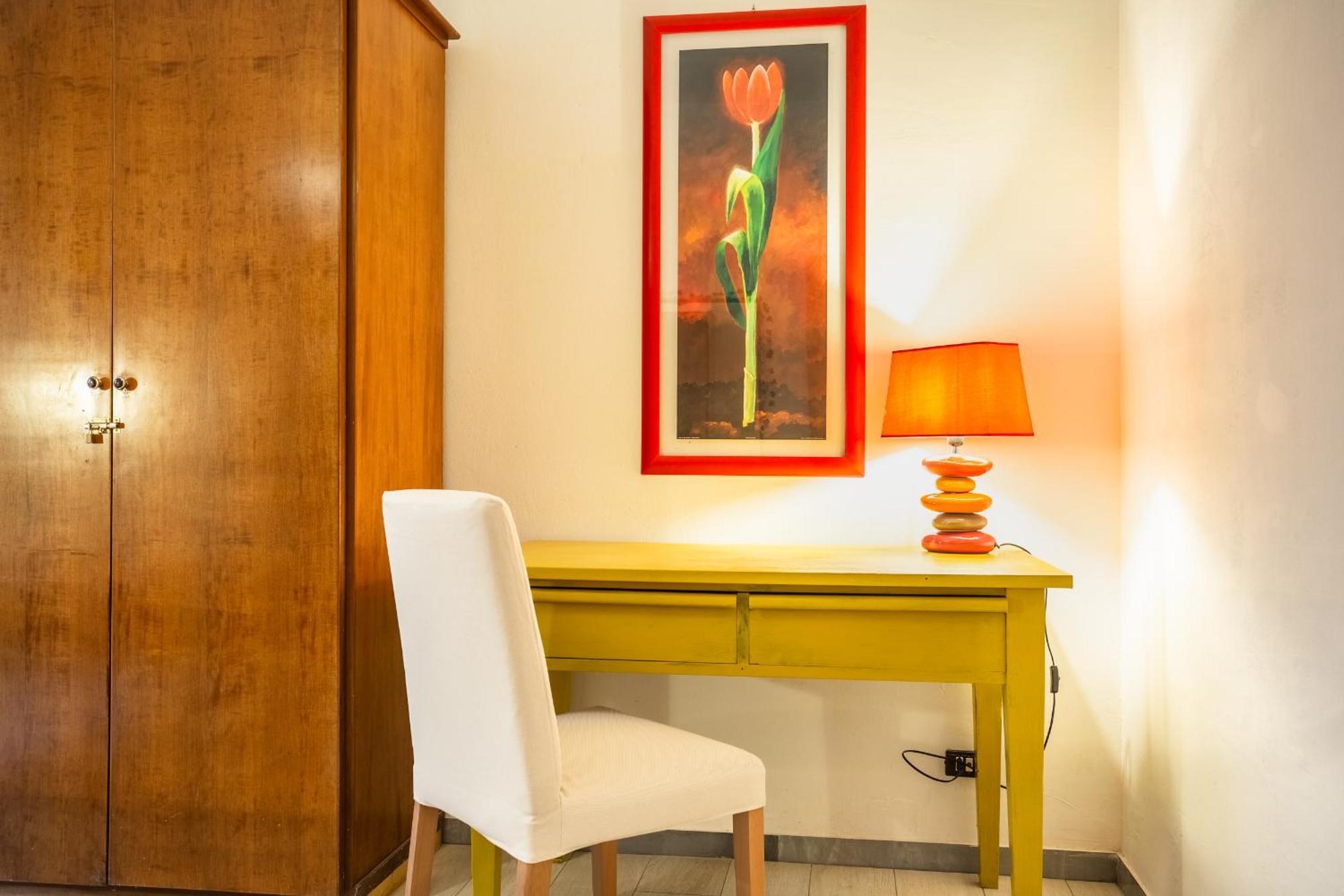 La Piccola Retro , Urban Color And Comfort Appartamento *